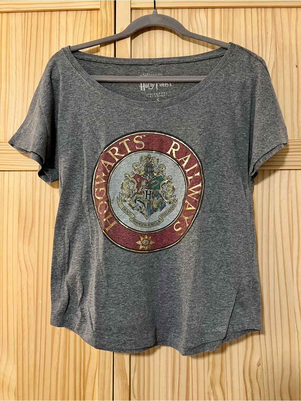 Harry Potter Gray Hogwarts Crest Short Sleeve Tee